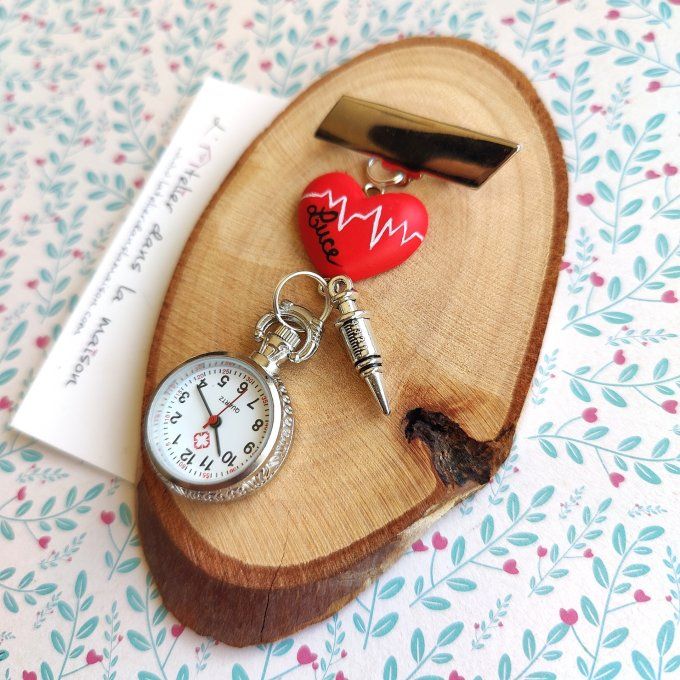 Montre de poche infirmière coeur