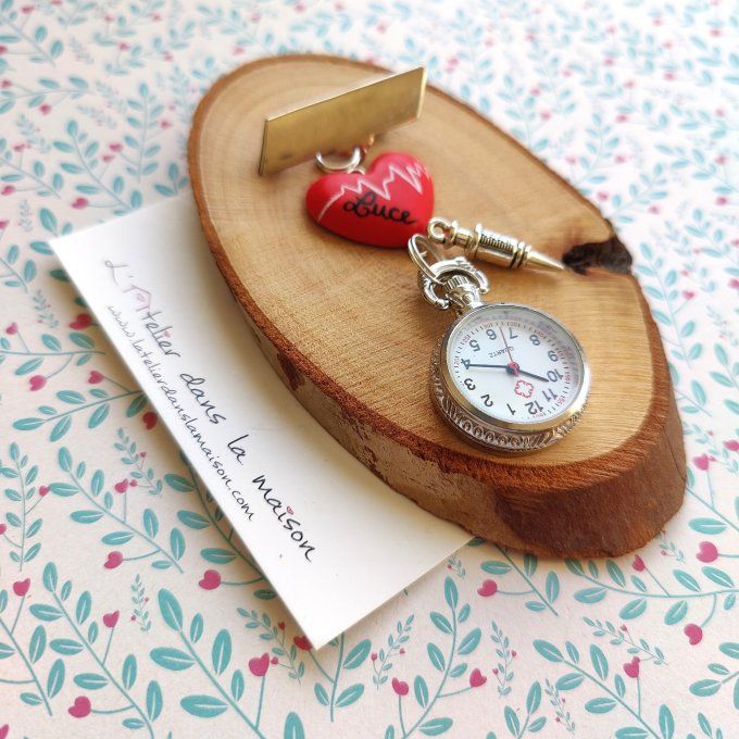 Montre de poche infirmière coeur