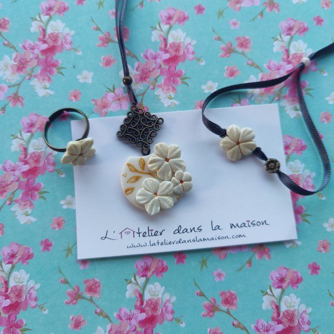 Collier, bague ou bracelet fleur reflets or 