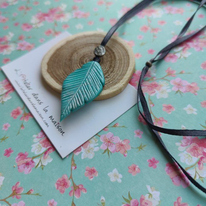 Collier plume turquoise et argenté 