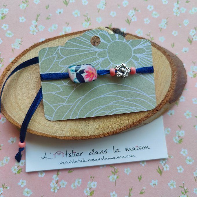 bracelet-fleuri-bleu-rose