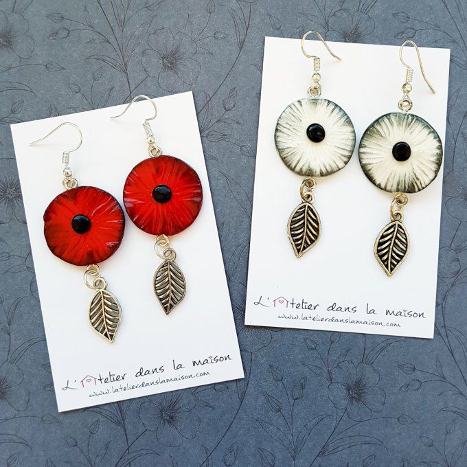 Boucles d'oreilles coquelicots rouges ou blancs avec breloques