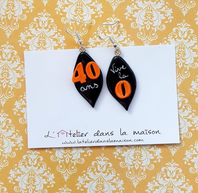 Boucles conscrits forme feuille fond noir