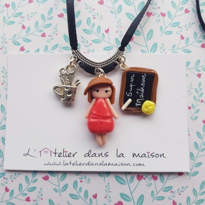 collier maitresse ardoise et pot à crayon