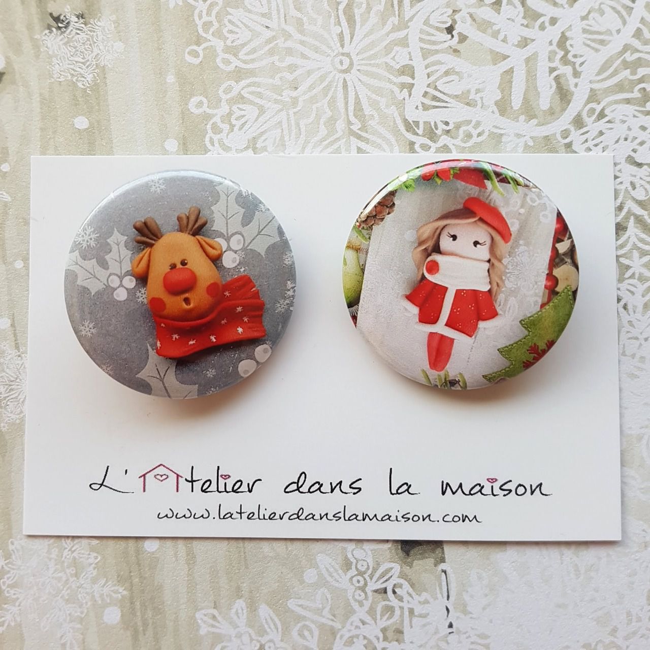 Badge Noël Renne ou Julie en hiver