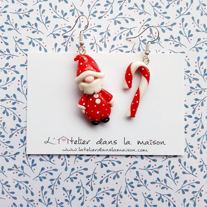 boucles d'oreilles père noel en pyjama