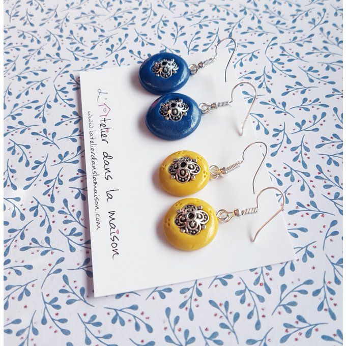 boucles bleues ou jaunes