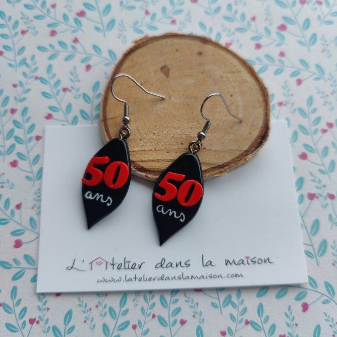 Boucles conscrits forme feuille fond noir