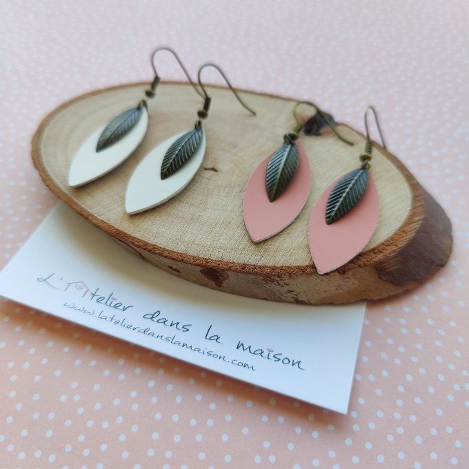 Boucles d'oreilles en simili cuir blanc ou corail