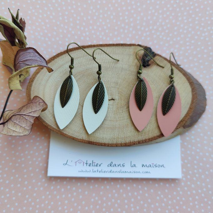 Boucles d'oreilles en simili cuir blanc ou corail
