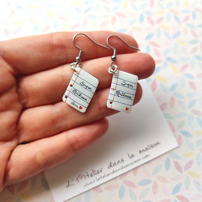 Boucles d'oreilles Maitresse personnalisable Cahier