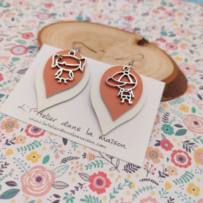 boucles d'oreilles corail et blanc nounou maitresse