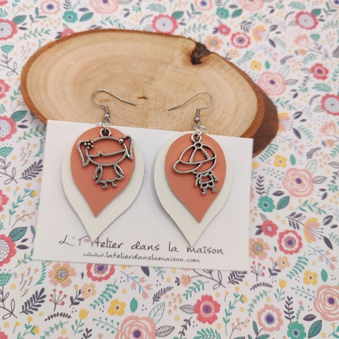 Boucles d'oreilles en simili cuir et breloques enfants