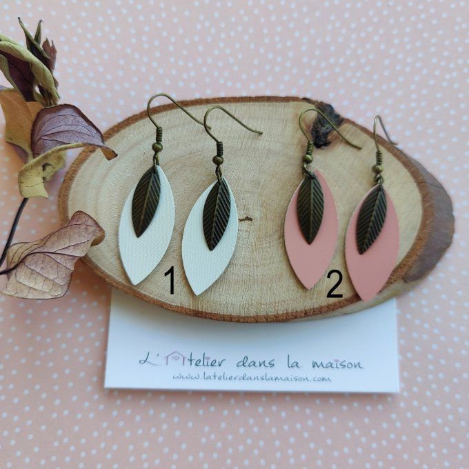 Boucles d'oreilles en simili cuir blanc ou corail