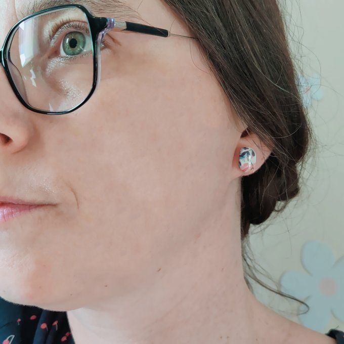 boucles fleuries sans trous portées