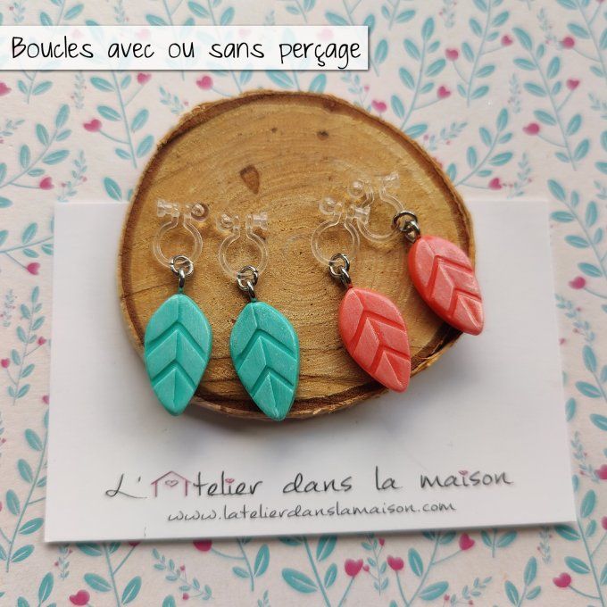 boucles sans trous feuille, plumes corail ou turquoise