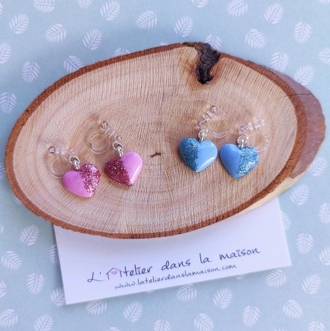 Boucles d'oreilles sans perçage  coeurs roses ou bleus avec paillettes 