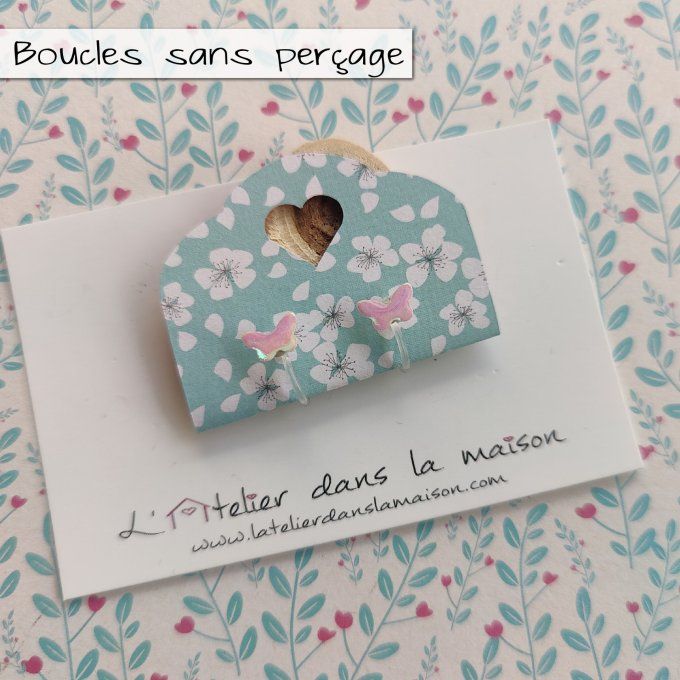 Boucles d'oreilles sans perçage papillon blanc irisé
