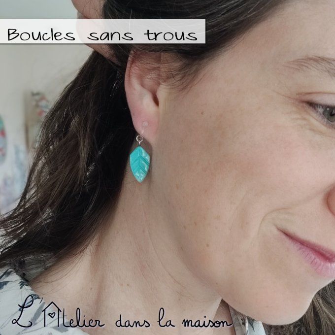 boucles clip sans trous plumes corail ou bleu