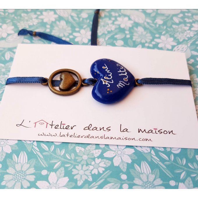 bracelet personnalisé avec prénoms coeurs bleu