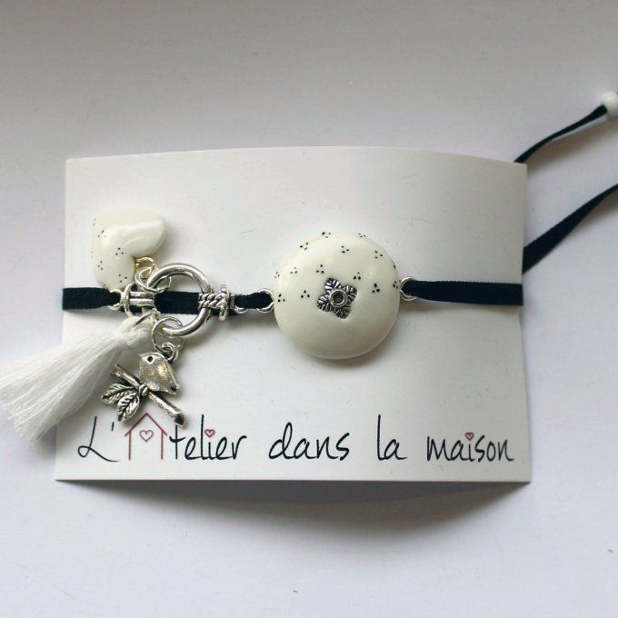 Bracelet médaillon blanc avec coeur et oiseau