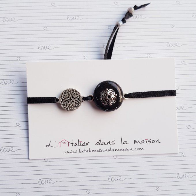 Bracelet médaillon noir et argenté