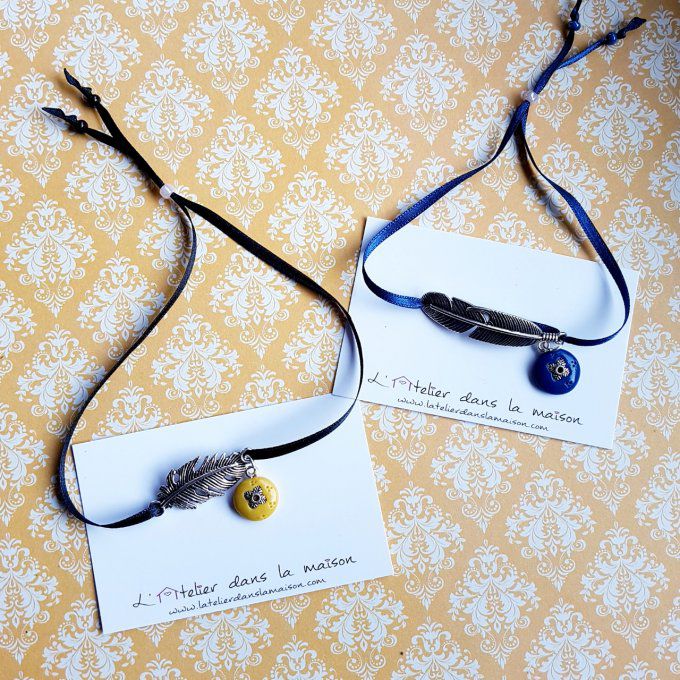 bracelet plume bleu ou jaune moutarde