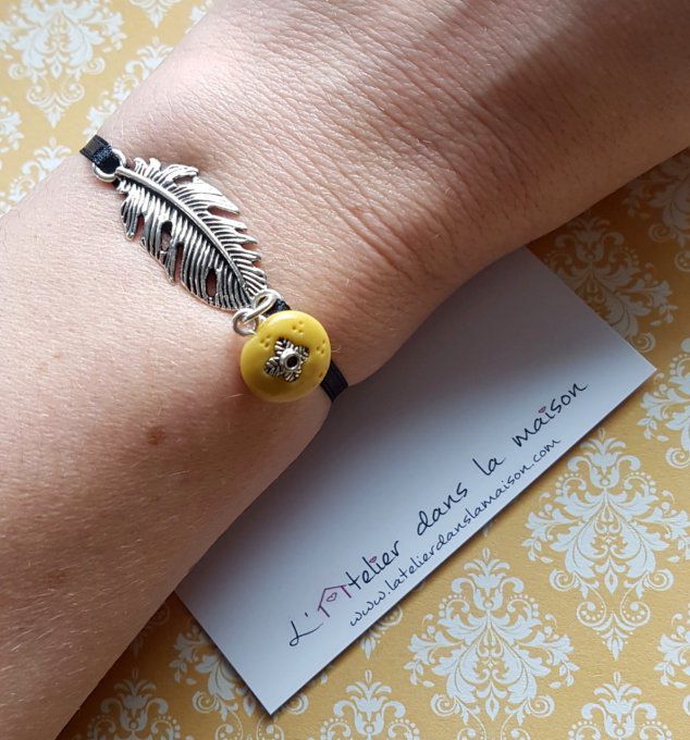 bracelet plume jaune moutarde