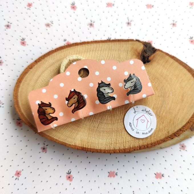 petits clips cheval marron ou blanc