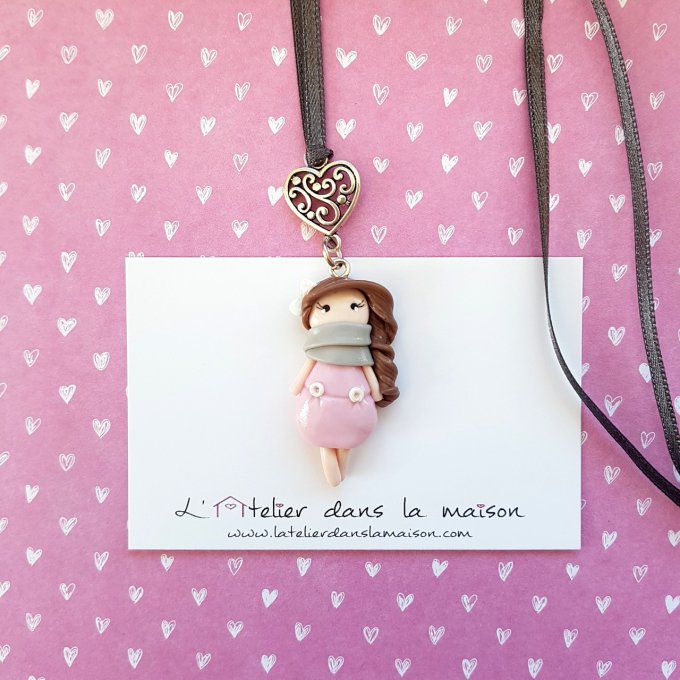 Collier mini poupée rose et miroir personalisable