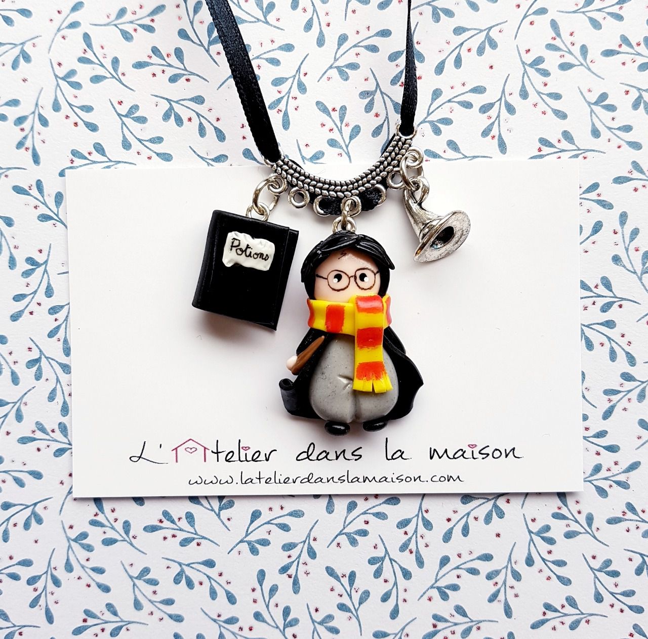 Collier Harry Potter en groupe - Le Temple de la Sorciere