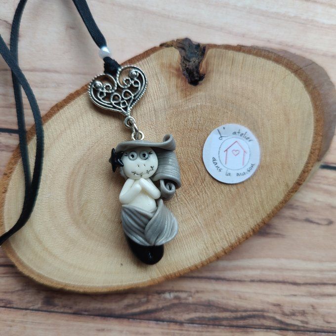 Collier zombie sirène