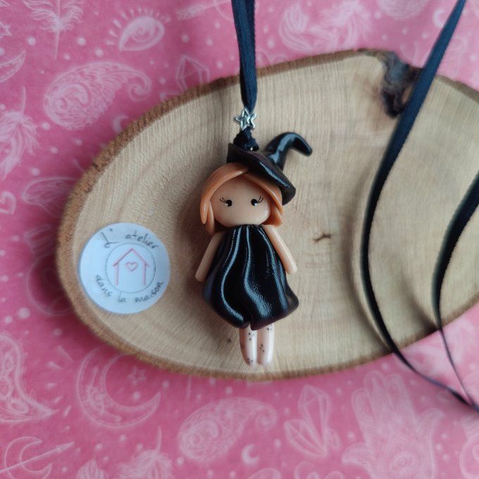 Collier sorcière robe noire