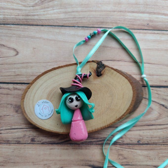 Collier sorcière robe rose