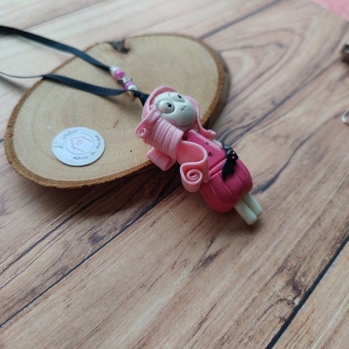 Collier zombie fillette robe rose