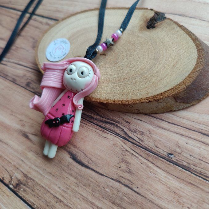 Collier zombie fillette robe rose