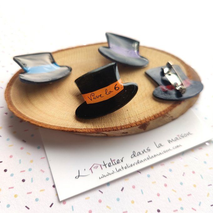 Broche chapeau de conscrit personalisable