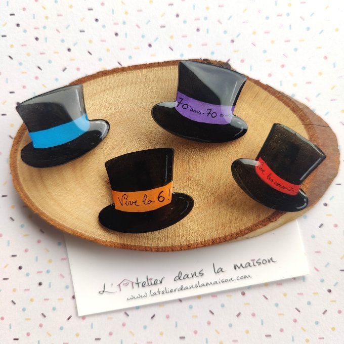 Broche chapeau de conscrit personalisable