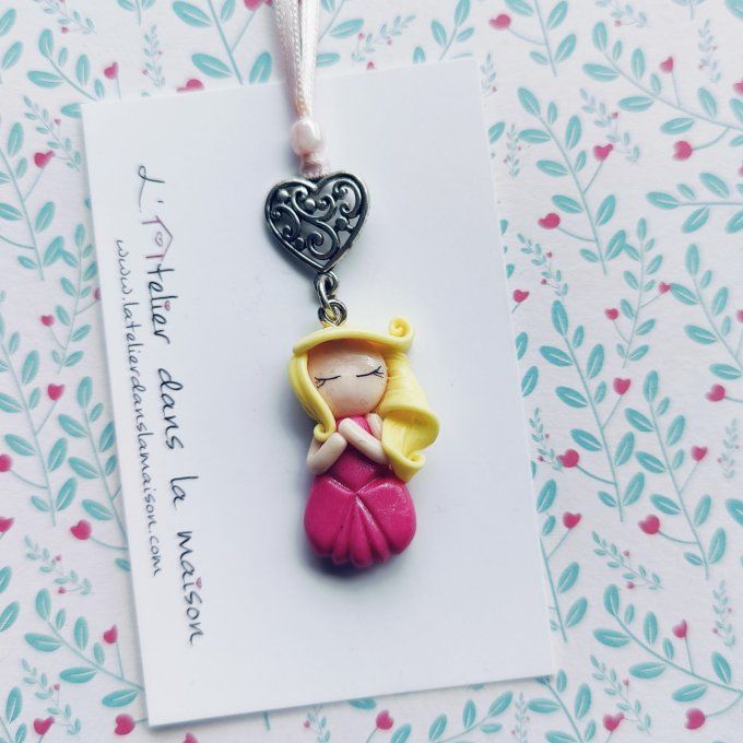 collier poupée princesse blonde