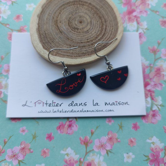 Boucles d'oreilles noires et rouges love