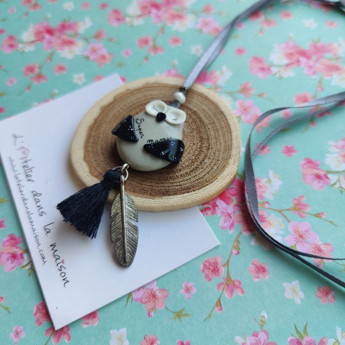 Collier chouette grise Super Mamie