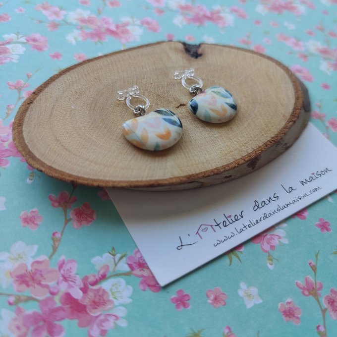 Boucles d'oreilles arrondies motif feuillage sans perçage