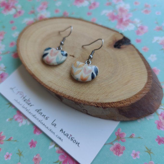 Boucles d'oreilles arrondies motif feuillage