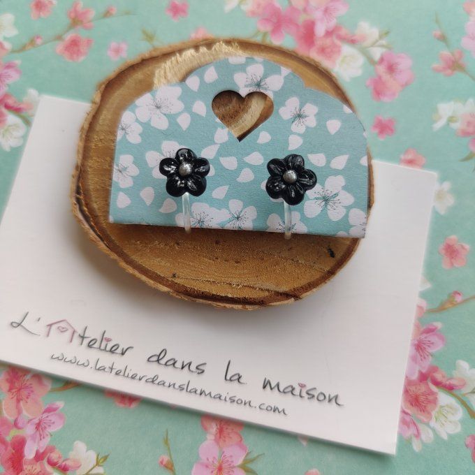 Boucles d'oreilles sans perçage fleur noire, reflets argentés 
