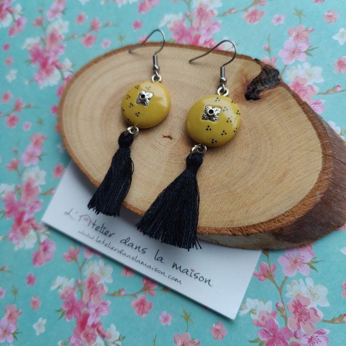 Boucles d'oreilles ronde moutarde et pompon 