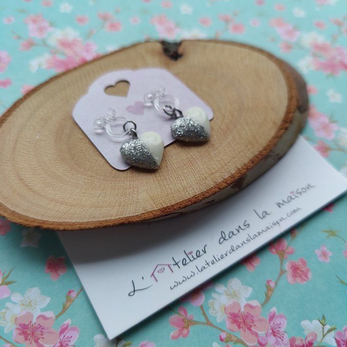 Boucles d'oreilles sans perçage  coeurs blancs avec paillettes