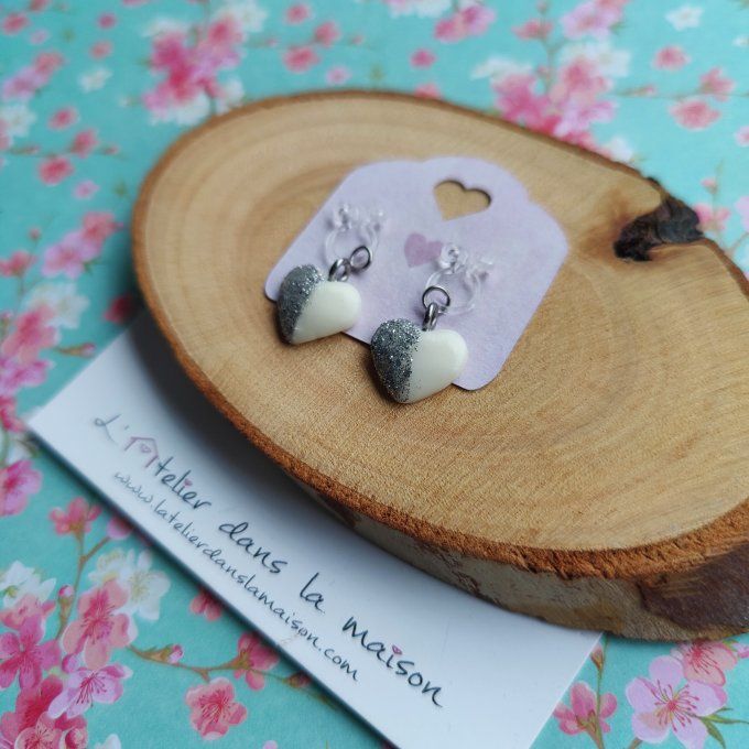 Boucles d'oreilles sans perçage  coeurs blancs avec paillettes