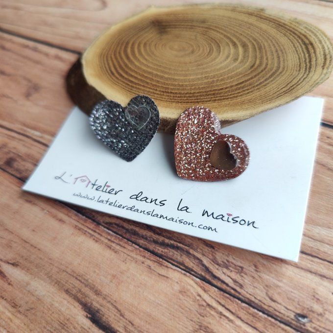 Petite broche coeur à paillettes