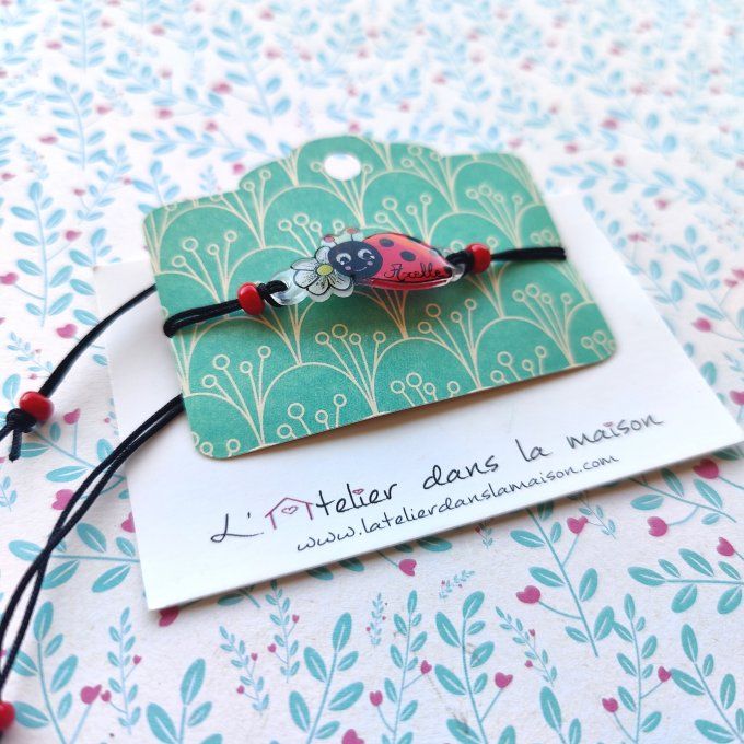 Bracelet réglable avec prénom fleur ou coccinelle