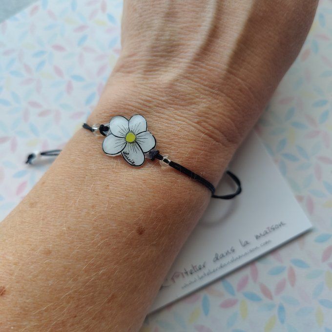 Bracelet réglable avec prénom fleur ou coccinelle